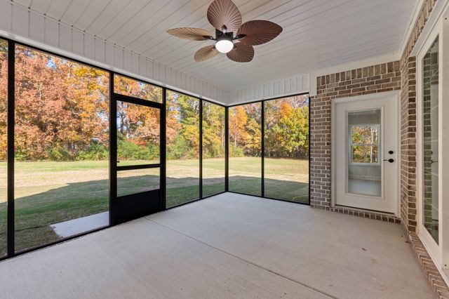 21 Hancock Branch Dr, Fayetteville, TN 37334