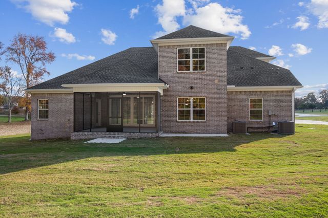 21 Hancock Branch Dr, Fayetteville, TN 37334