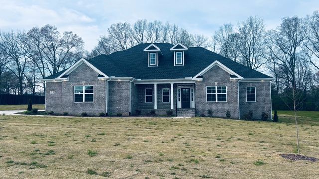 21 Hancock Branch Dr, Fayetteville, TN 37334