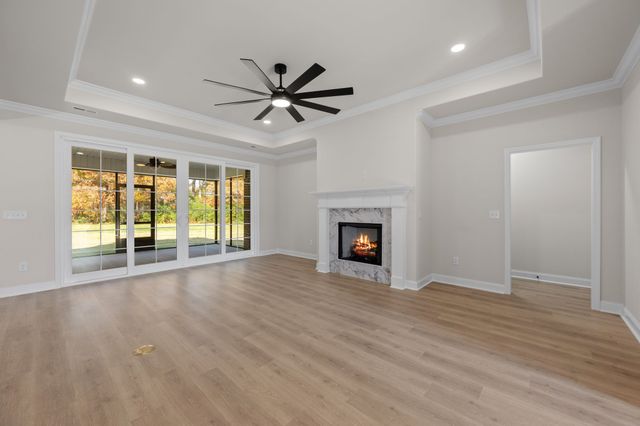 21 Hancock Branch Dr, Fayetteville, TN 37334