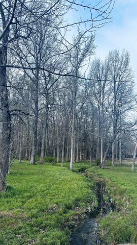 21 Hancock Branch Dr, Fayetteville, TN 37334