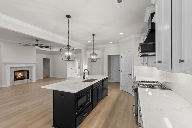 21 Hancock Branch Dr, Fayetteville, TN 37334