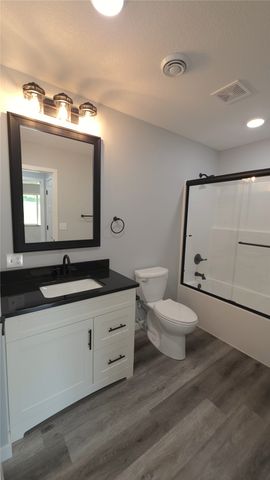 1413 13th Avenue, Belle Plaine, IA 52208