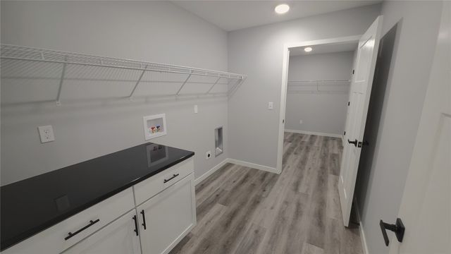 1413 13th Avenue, Belle Plaine, IA 52208