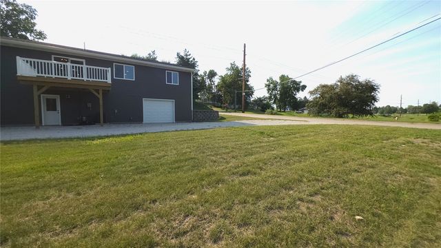1413 13th Avenue, Belle Plaine, IA 52208