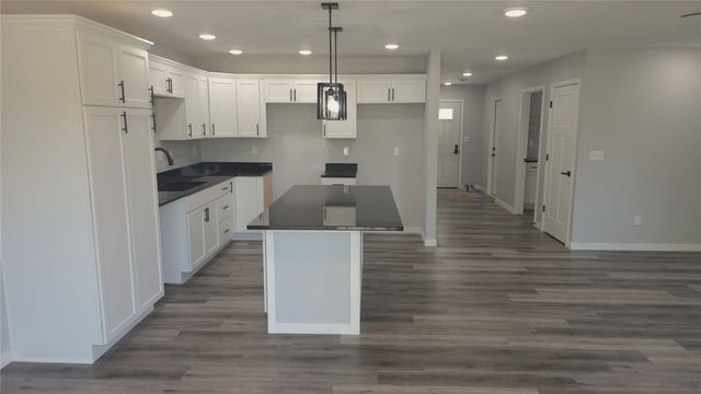 1413 13th Avenue, Belle Plaine, IA 52208