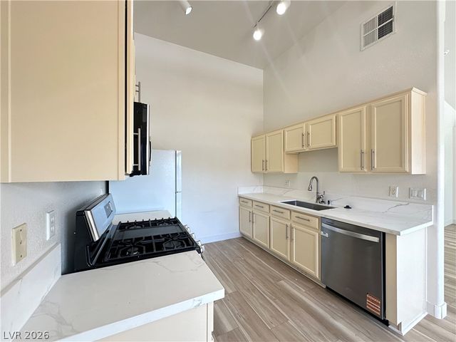 2305 West Horizon Ridge Parkway 522, Henderson, NV 89052