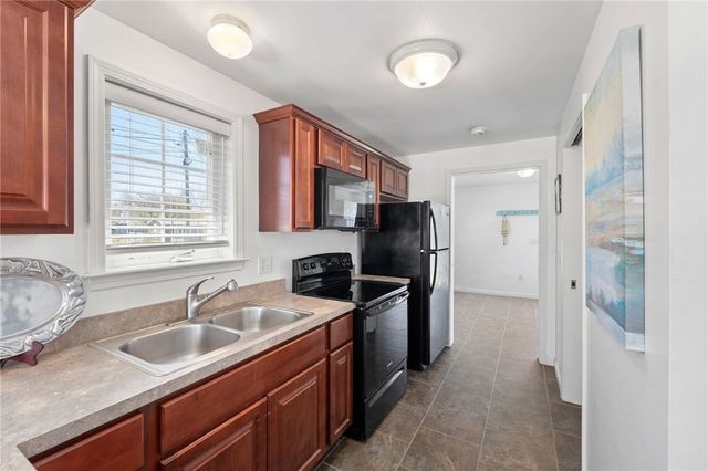 64 Burnside Avenue, Narragansett, RI 02882