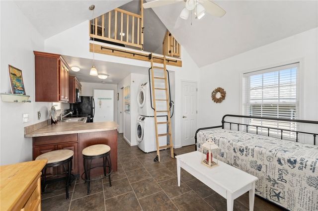 64 Burnside Avenue, Narragansett, RI 02882