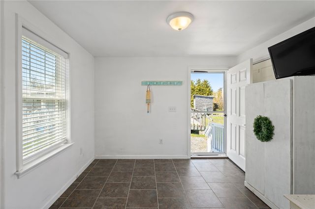 64 Burnside Avenue, Narragansett, RI 02882