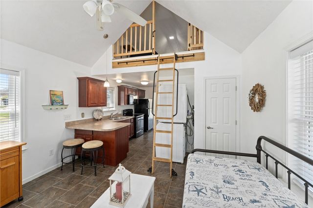 64 Burnside Avenue, Narragansett, RI 02882