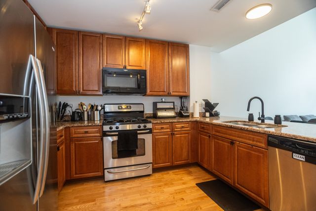 845 N Kingsbury Street 704, Chicago, IL 60610