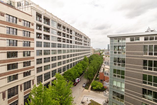 845 N Kingsbury Street 704, Chicago, IL 60610