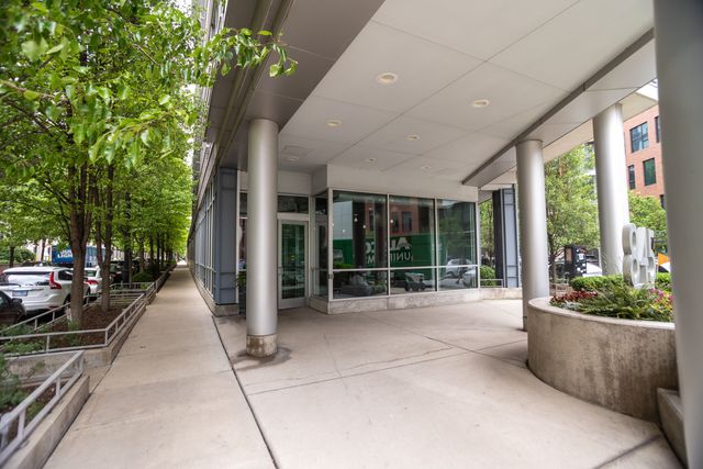845 N Kingsbury Street 704, Chicago, IL 60610