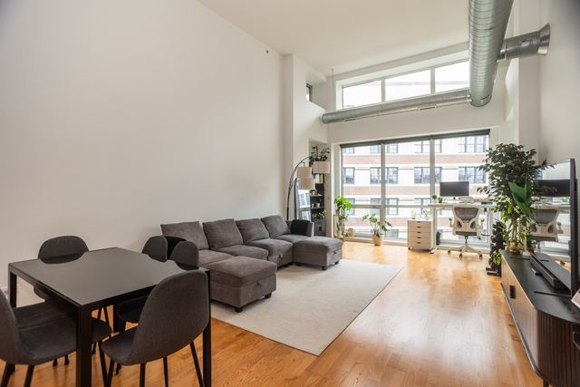 845 N Kingsbury Street 704, Chicago, IL 60610