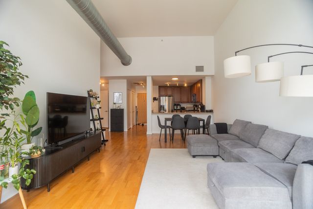 845 N Kingsbury Street 704, Chicago, IL 60610