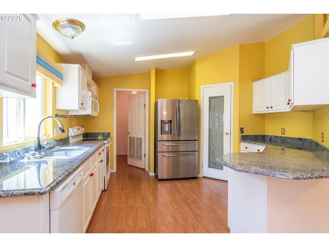 133 BRENDA Pl, Canyonville, OR 97417