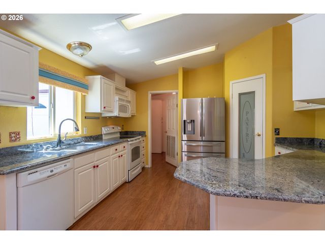 133 BRENDA Pl, Canyonville, OR 97417