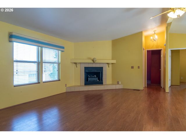 133 BRENDA Pl, Canyonville, OR 97417