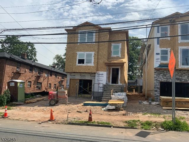 307 Chilton St, Elizabeth City, NJ 07208