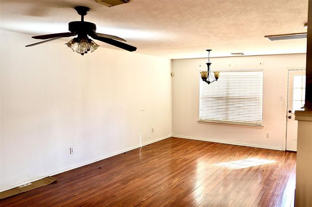 1319 Hollowood Lane, Missouri City, TX 77489