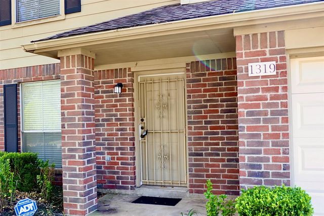 1319 Hollowood Lane, Missouri City, TX 77489