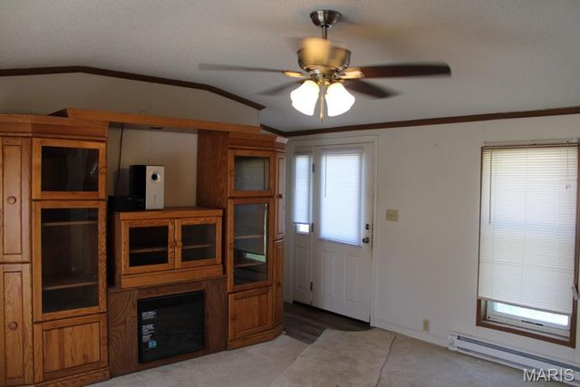 124 New Hope Road, Elsberry, MO 63343