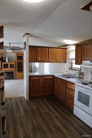 124 New Hope Road, Elsberry, MO 63343