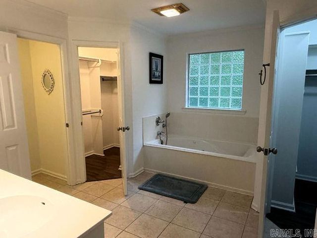 2207 Westport Loop, Little Rock, AR 72212