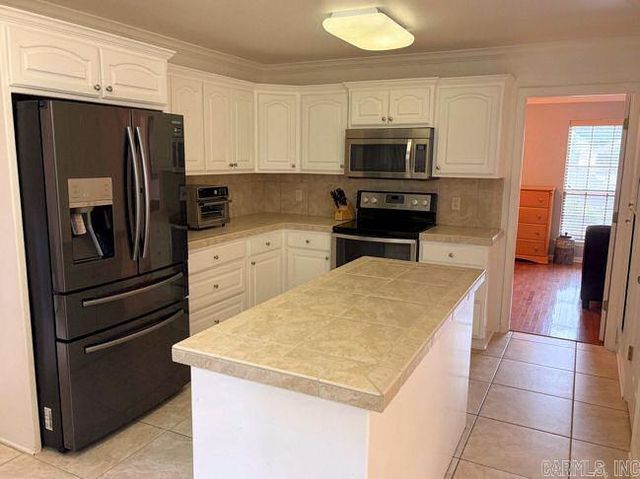 2207 Westport Loop, Little Rock, AR 72212