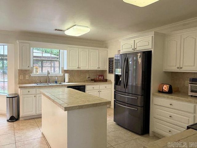 2207 Westport Loop, Little Rock, AR 72212