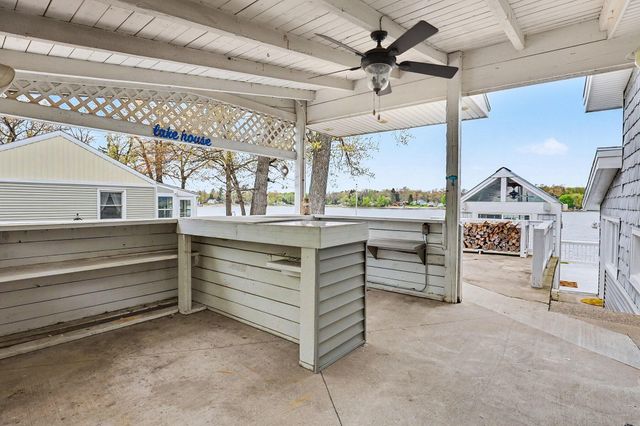 13945 Sunset Shores Drive Ne, Nelson Twp, MI 49319