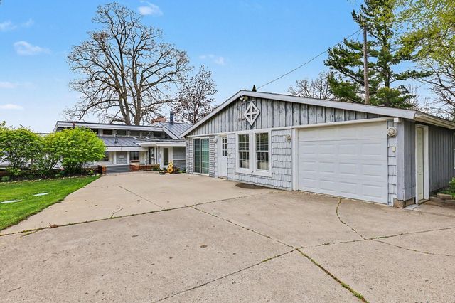 13945 Sunset Shores Drive Ne, Nelson Twp, MI 49319