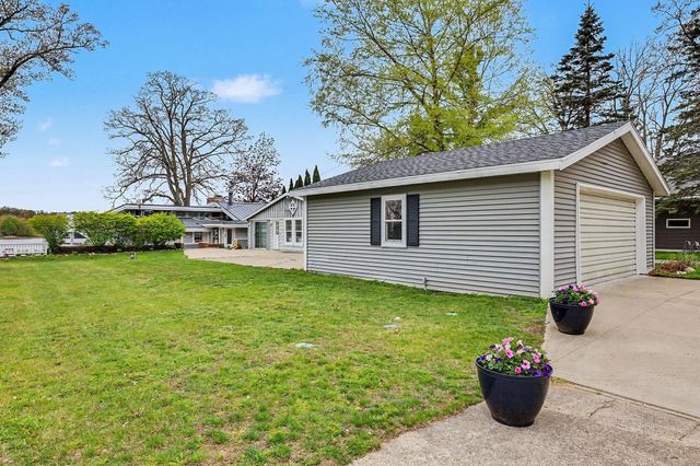 13945 Sunset Shores Drive Ne, Nelson Twp, MI 49319