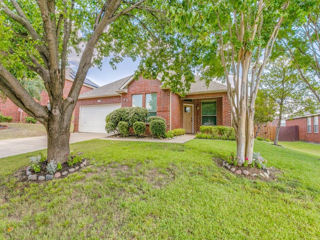1737 Cliffrose Lane, Lewisville, TX 75067