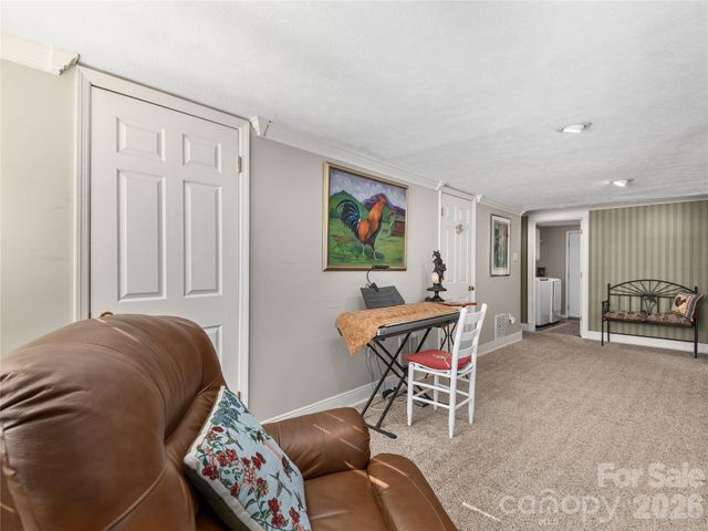 142 Twin Lakes Drive, Candler, NC 28715