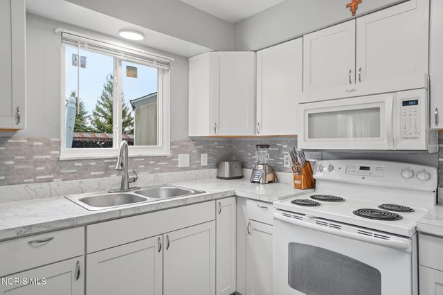 357 Wrexham Lane, 101, Maumee, OH 43537