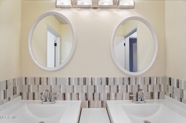 357 Wrexham Lane, 101, Maumee, OH 43537