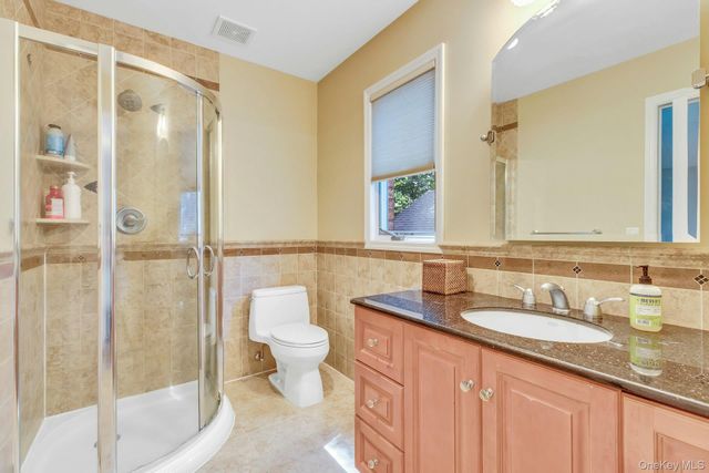 10 Winter Lane, Dix Hills, NY 11746
