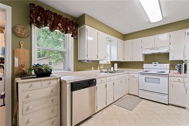 701 E Sumac Street, Rogers, AR 72756