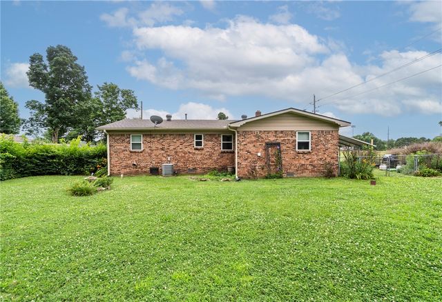 701 E Sumac Street, Rogers, AR 72756