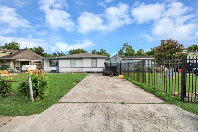 10118 Norvic Street, Houston, TX 77029
