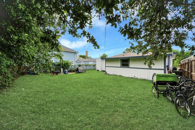 10118 Norvic Street, Houston, TX 77029
