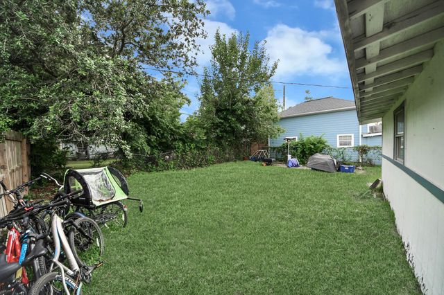 10118 Norvic Street, Houston, TX 77029