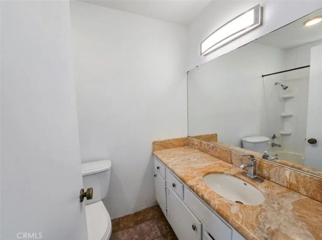 9525 Sylmar Avenue 2, Panorama City, CA 91402
