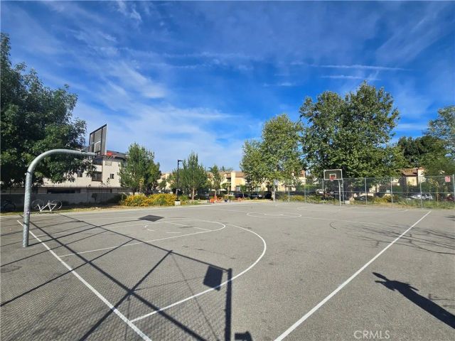 9525 Sylmar Avenue 2, Panorama City, CA 91402