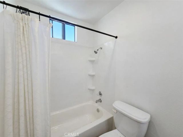 9525 Sylmar Avenue 2, Panorama City, CA 91402