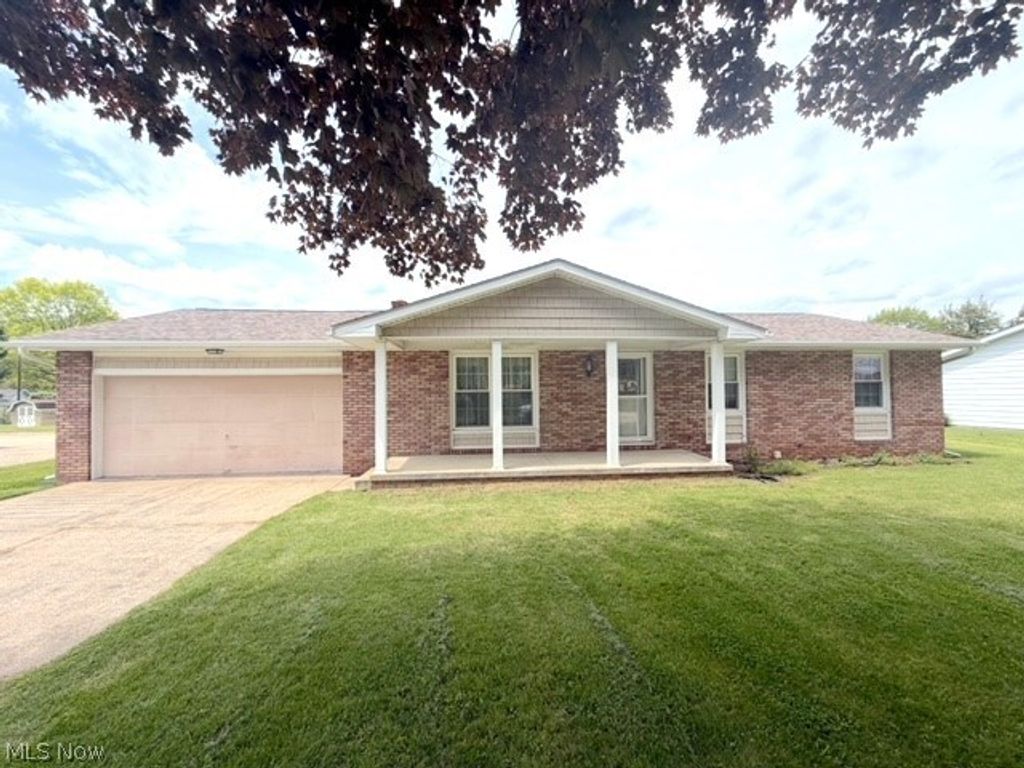 1172 2nd Street SW, New Philadelphia, OH 44663