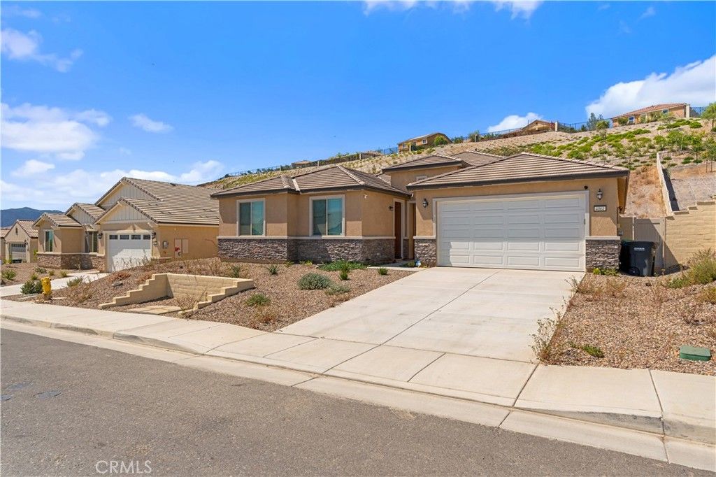 4061 Hudson, Lake Elsinore, CA 92530 — photo 2