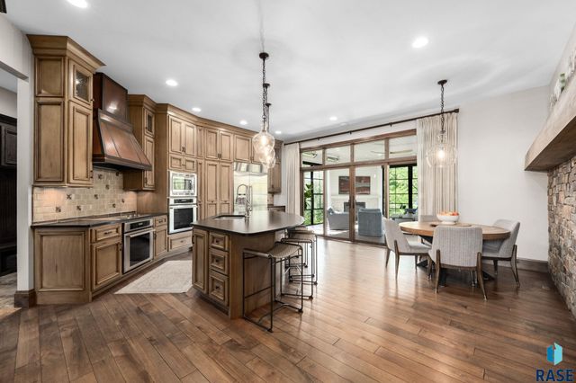5905 S Grand Prairie Dr Drive, Sioux Falls, SD 57108
